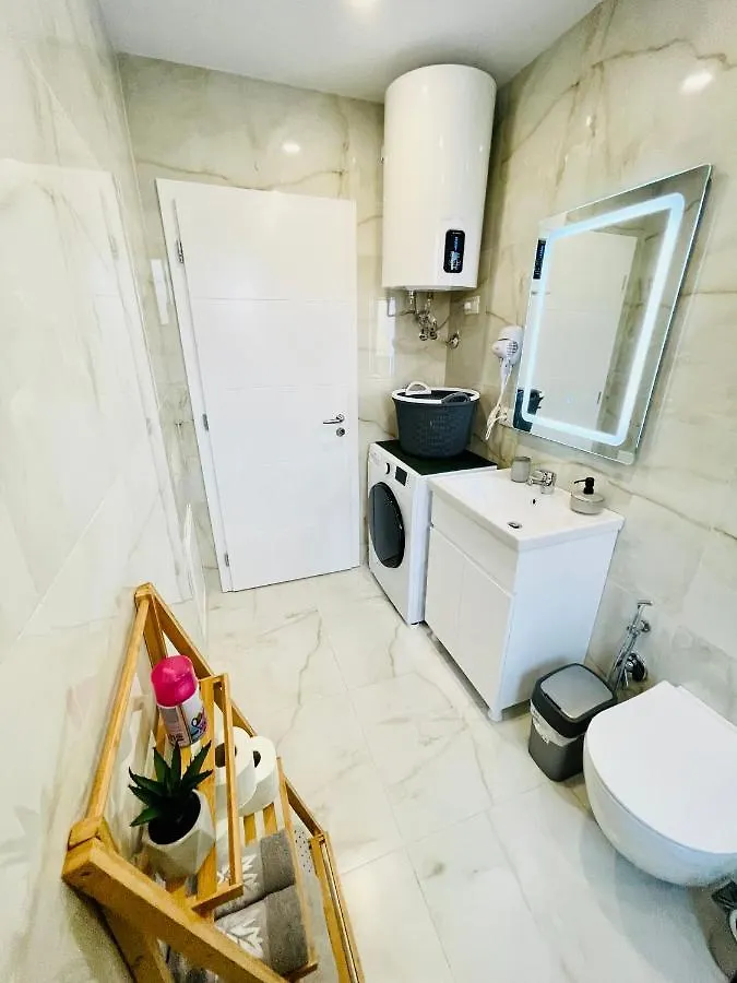 Central Apartment 2, Tirana Albánia