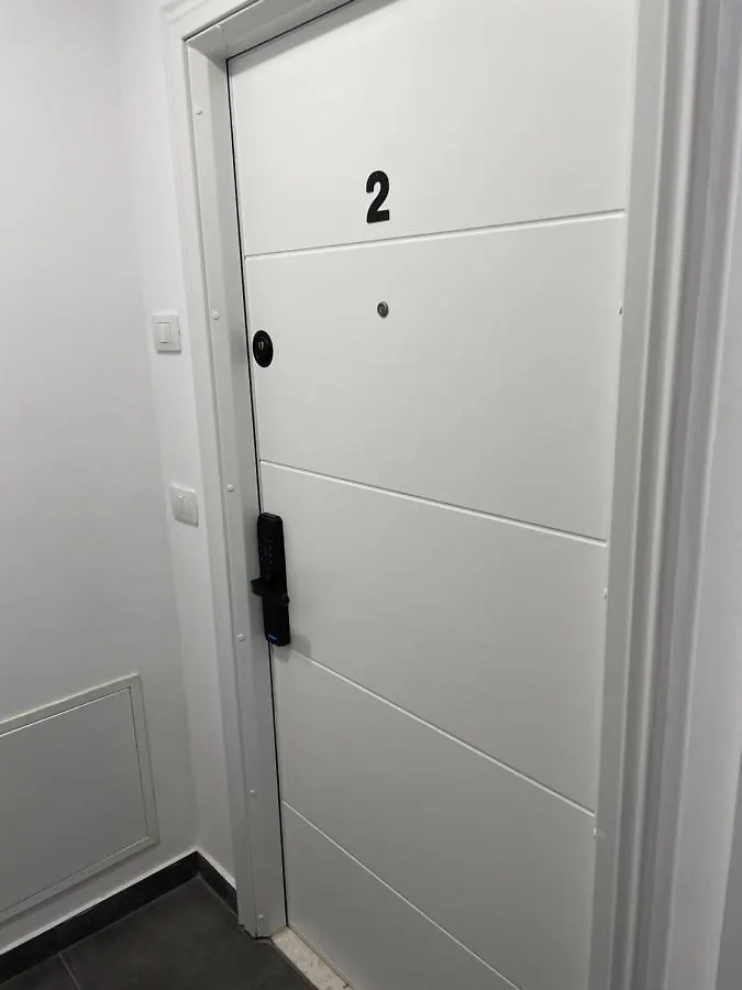 Central Apartment 2, Tirana 0*,